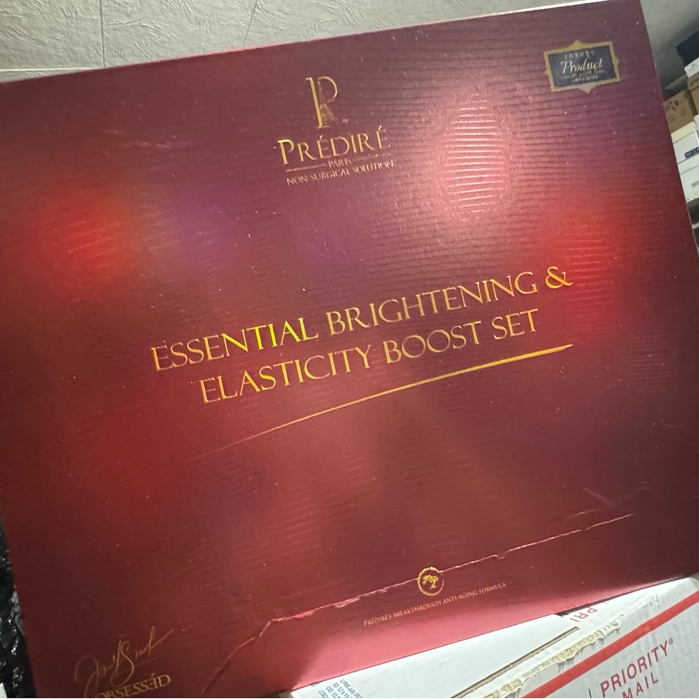 Prédiré Essential Brightening & Elasticity Boost Set - Red